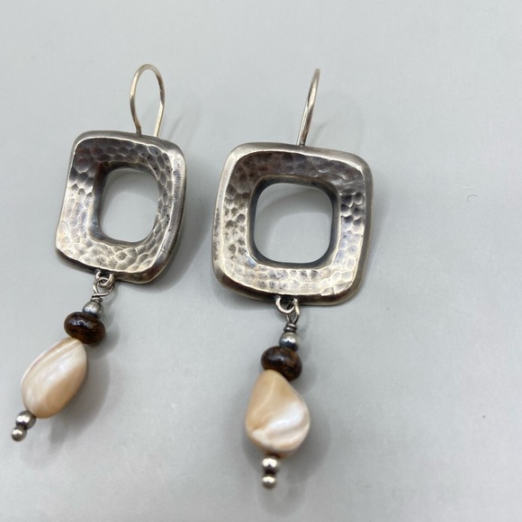 Silpada Hammered Silver Mother of Pearl Earrings - Picture 3 of 6